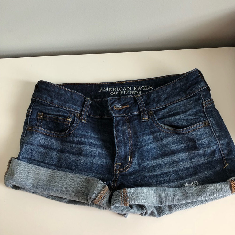 AMERICAN EAGLE DARK WASH DENIM SHORTS